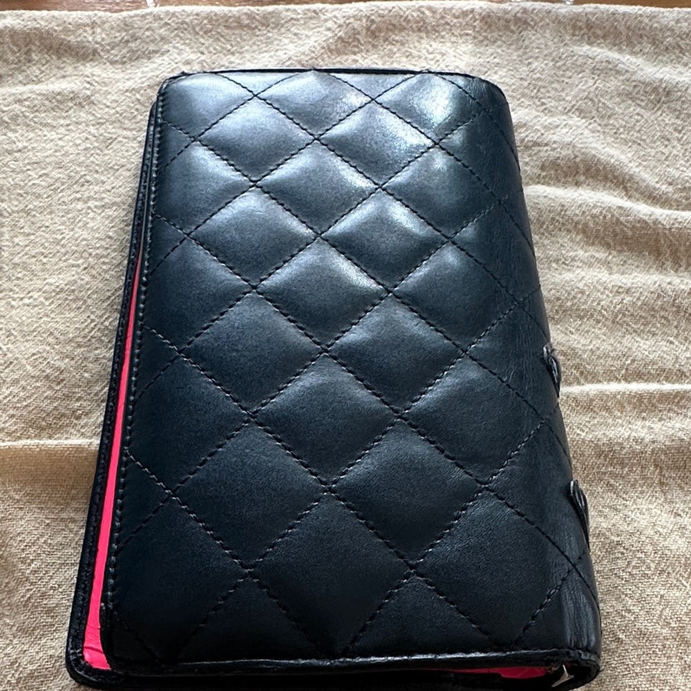 CHANEL Cambon Black Quilted Leather Cover - Picture 2 of 16